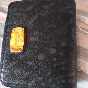 New Michael Kors zip wallet